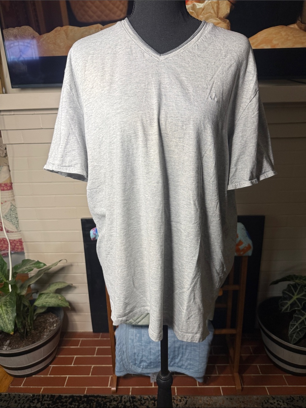 Calvin Klein Light Gray V-Neck Short Sleeve Tee